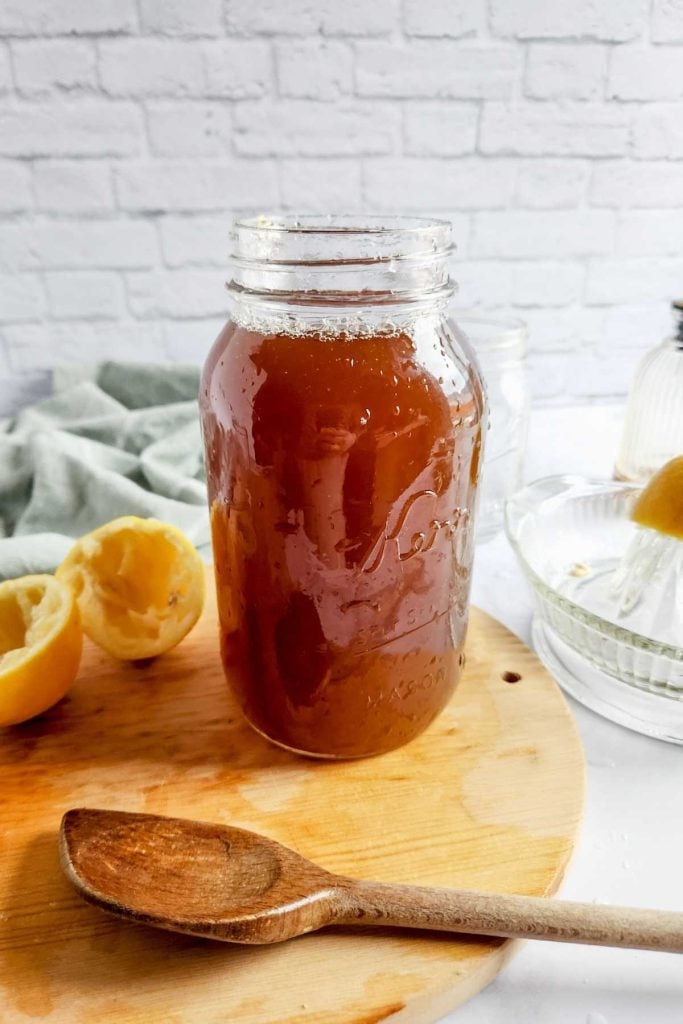quart jar full of brown sugar lemonade mix.